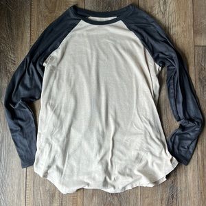 American Eagle women’s long sleeve Tee